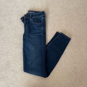 American Eagle Size 4 Dark Wash Jeans
